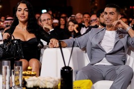 Da se čovek ZAPREPASTI! Svet u čudu gleda kako je Ronaldova Georgina izgledala dok je radila u butiku: "Nije on bio LUD kad ju je birao", u POZITIVNOM ŠOKU pišu ljudi