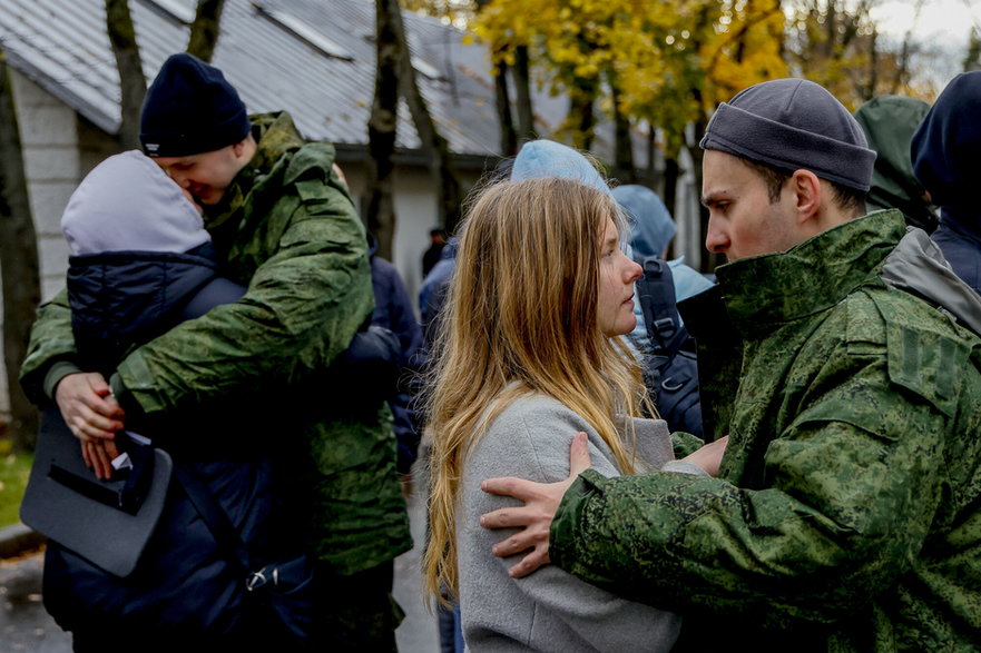 Żołnierze zgłaszający się na częściową mobilizację w Rosji, 4 października 2022 r.