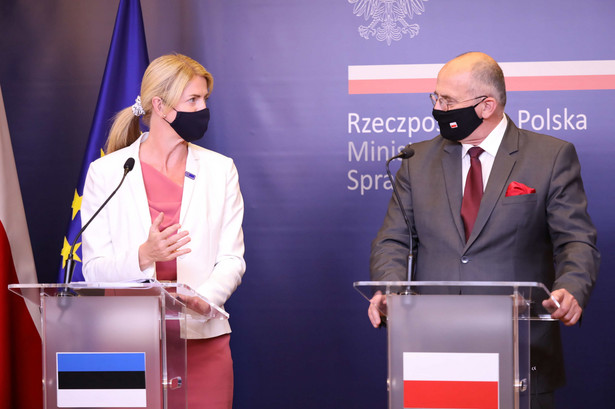 Minister spraw zagranicznych RP Zbigniew Rau i minister spraw zagranicznych Republiki Estońskiej Eva-Maria Liimets