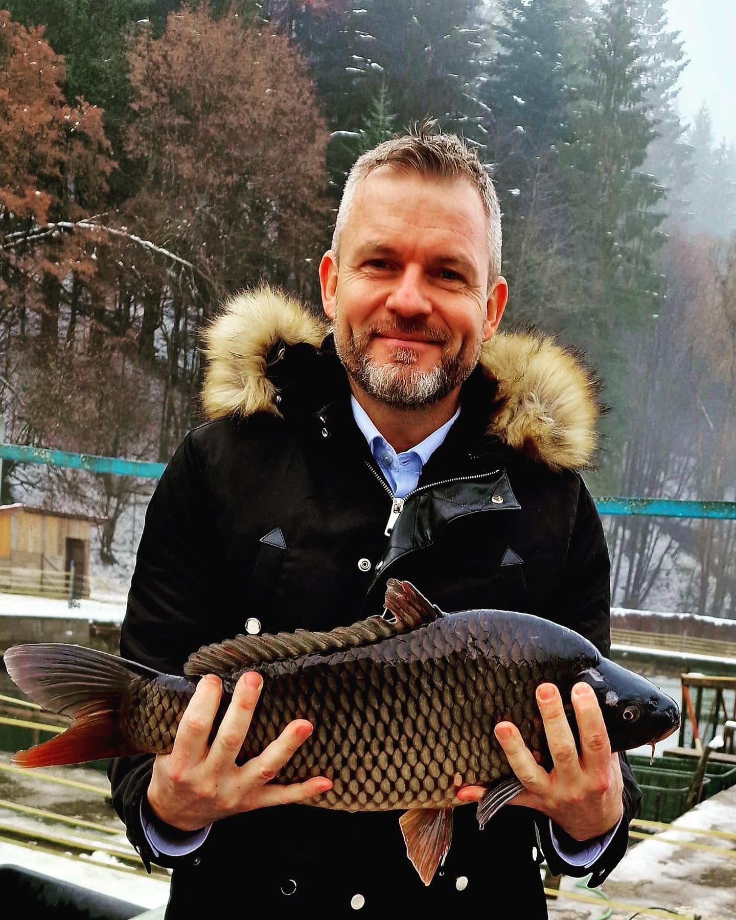 Peter Pellegrini už svojho kapra má. 