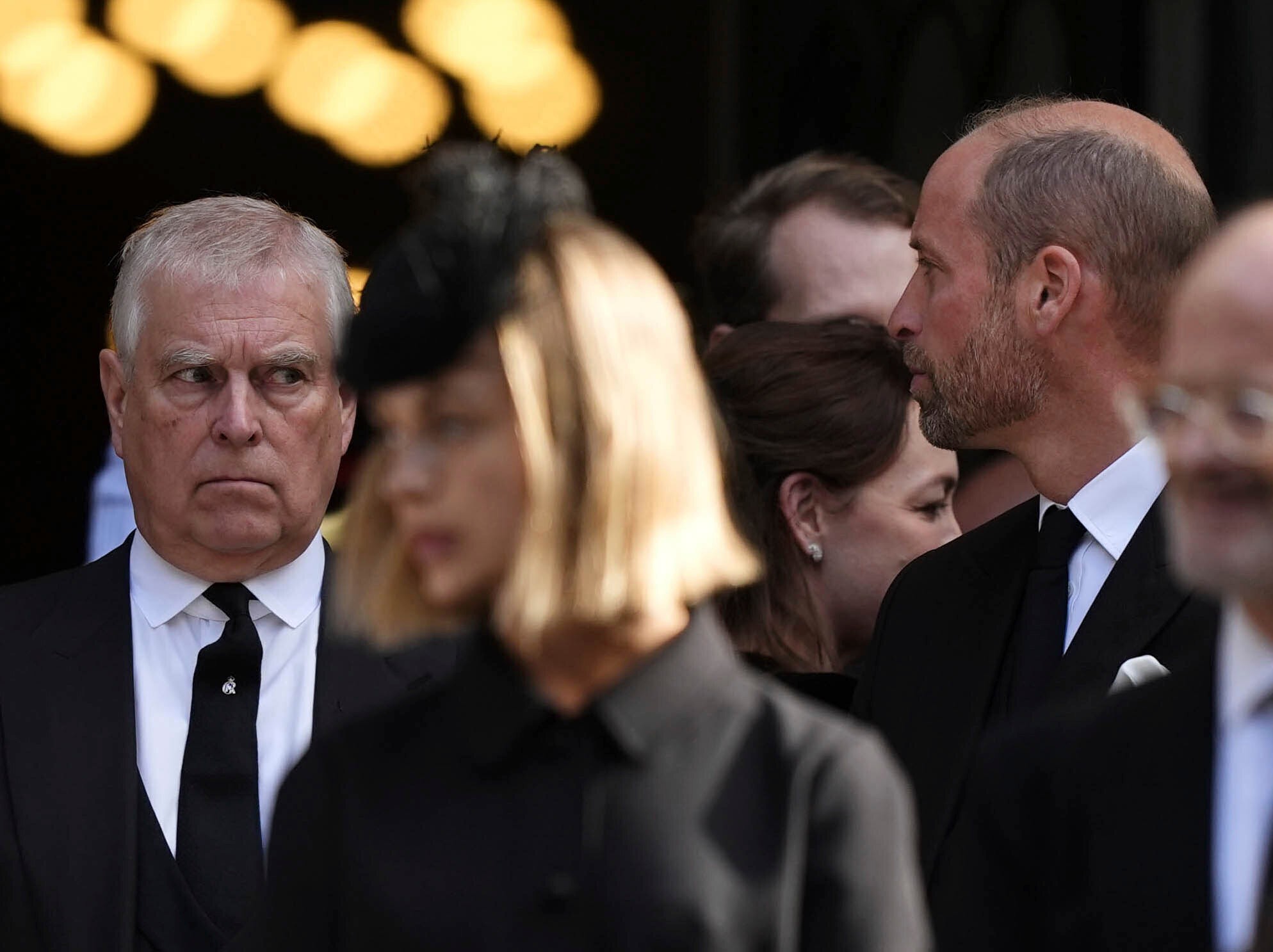 Princ Andrew a princ William.