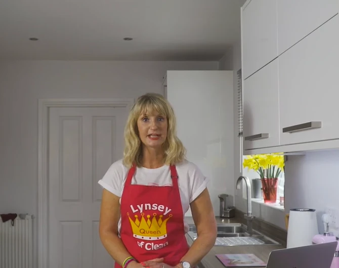 Linsi je nakon saznanja posala opsednuta čišćenjem