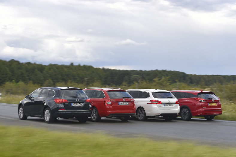 Opel Astra kontra Skoda Octavia, Peugeot 308 SW i Honda Civic - naszym zdaniem