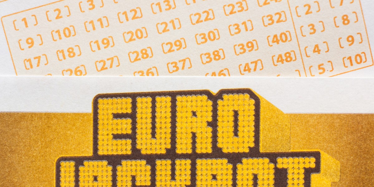 Eurojackpot to europejska gra liczbowa. Jej losowania odbywają się w piątki