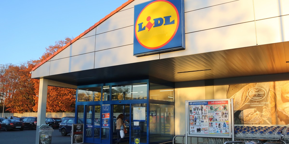 Lidl ponownie zagra z Biedronką. Z tej okazji do sklepów trafi specjalna oferta!