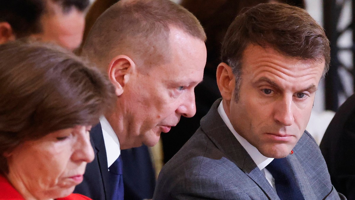 Zaufany doradca Macrona Emmanuel Bonne rezygnuje w obliczu rywalizacji i sporów politycznych [Źródło: Onet]