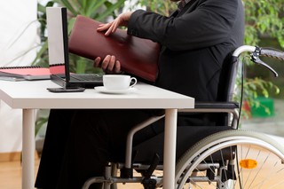 Wyższe dopłaty do pensji osób z niepełnosprawnościami. Jakie kwoty od lipca?