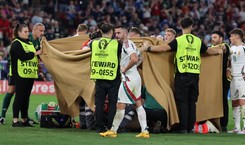 Chwile grozy na Euro 2024. Piłkarz stracił przytomność po zderzeniu z bramkarzem