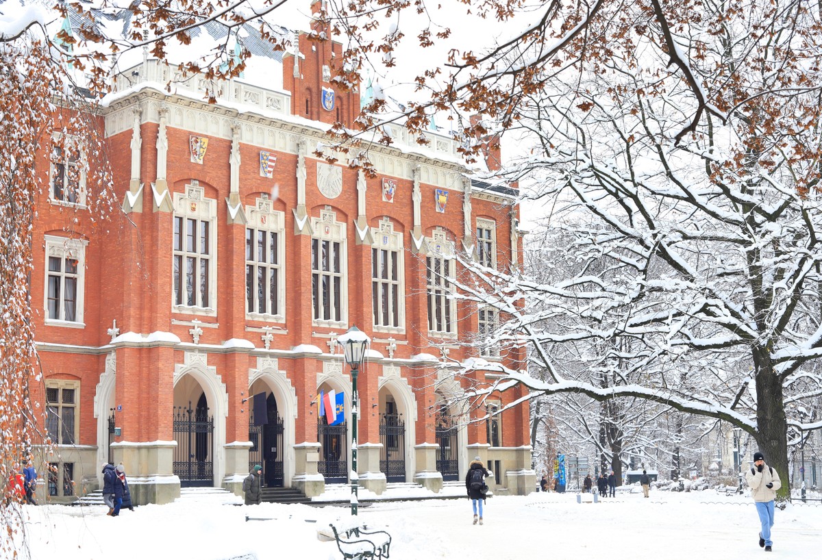 Krakow,,Poland,-,December,15,,2022:,Main,Building,Of,Jagiellonian