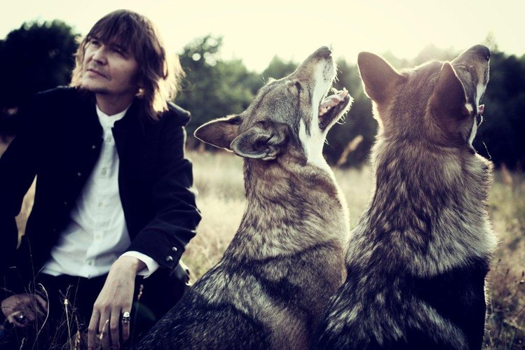 Skąd się wam to wzięło? W dotychczasowej twórczości nie sięgaliście chyba po takie tematy