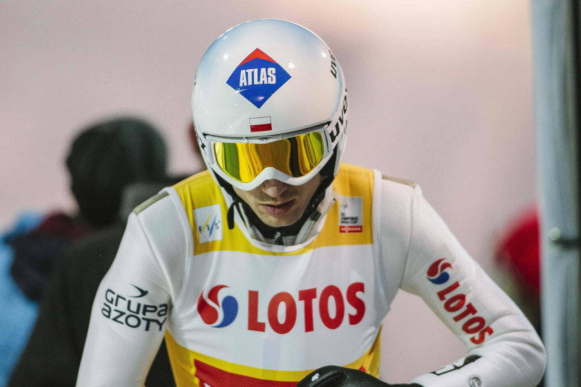 Kamil Stoch bliski groźnego upadku w Zakopanem! Wypięło mu nartę!