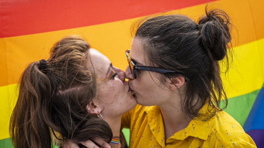 Słowenia zezwala parom jednopłciowym na adopcję
