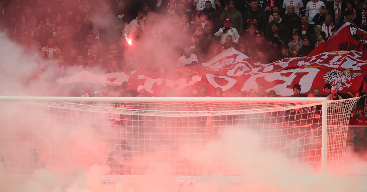 Co grozi za wniesienie racy na stadion podczas meczu piłki nożnej? Kary są surowe