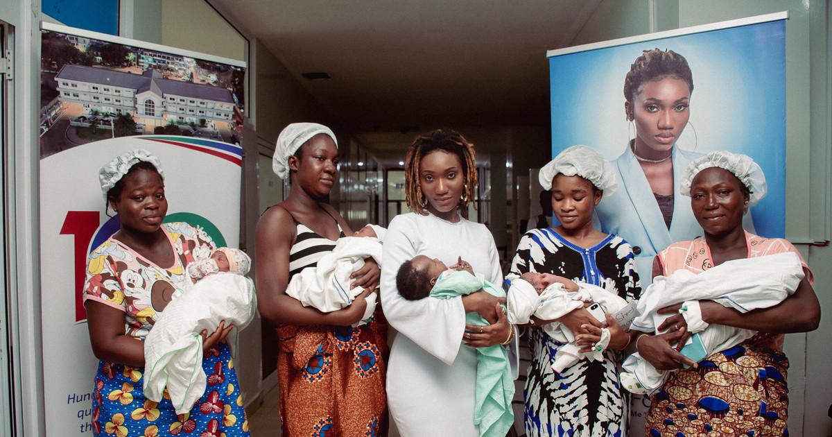 Wendy Shay marks birthday with donation to patients at Korle Bu hospital - Vimarsana News