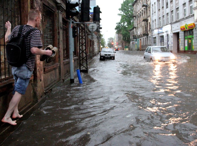 W Łodzi ulewa podtopiła między innymi jeden ze szpitali