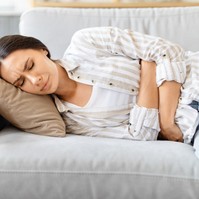 Hányingerig fokozódó, erős menstruációs fájdalom esetén így segítenek az orvosok