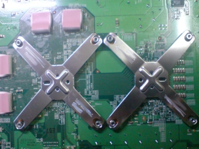 Xbox 360 clamps