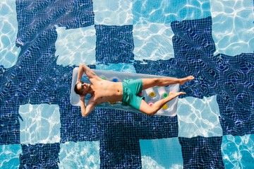 Kellemetlen panaszok strandolás után - így kerülheti el őket
