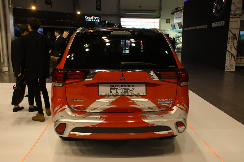 Mitsubishi Outlander PHEV hybrydowy SUV (Poznań 2016)