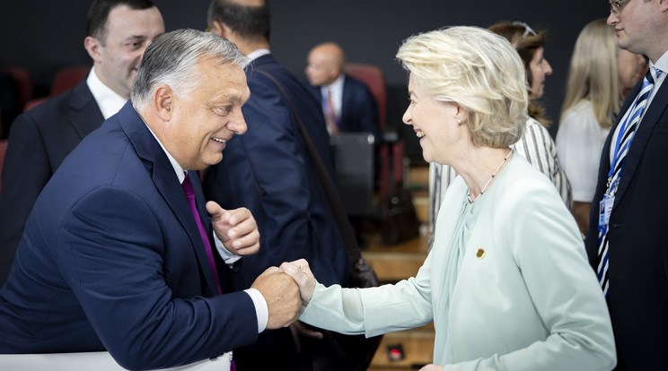A képen: Orbán Viktor és Ursula von der Leyen, az Európai Bizottság elnöke az Európai Politikai Közösség (EPC) harmadik csúcstalálkozóján 2023. október 5-én / Fotó: MTI/Miniszterelnöki Sajtóiroda/Fischer Zoltán
