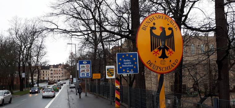 Kontrole na niemieckich granicach przedłużone. Władze są "w bliskim kontakcie z sąsiadami"