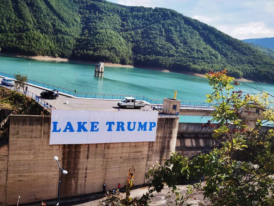 Srbi na severu Kosova su Gazivode nazvali "Jezerom Tramp"