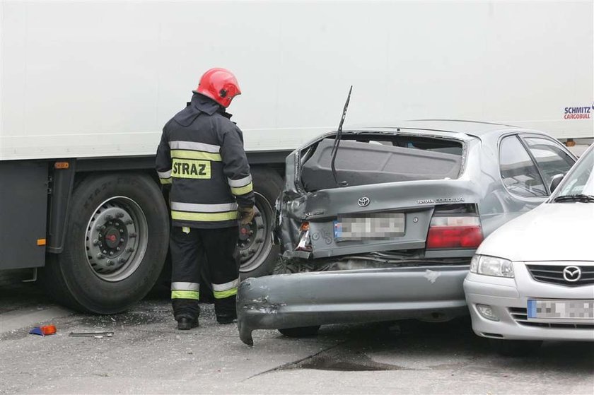 Tir wjechał w posesje