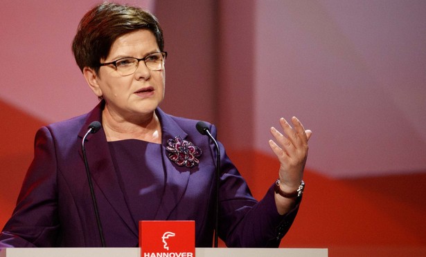 Premier Szydło: W tej chwili w Polsce uaktywniły się siły, które chcą rozbić rząd