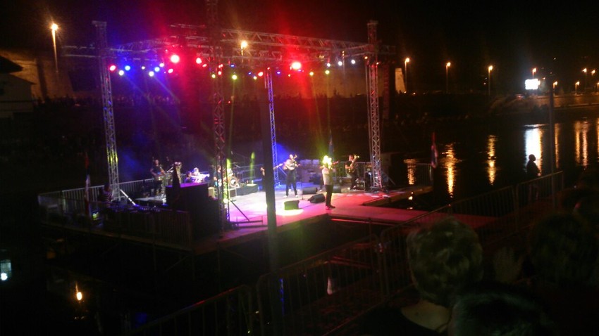 Bina je bila postavljena na vodi