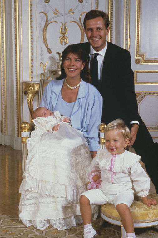 księżniczka Karolina i Stefano Casiraghi z dziećm