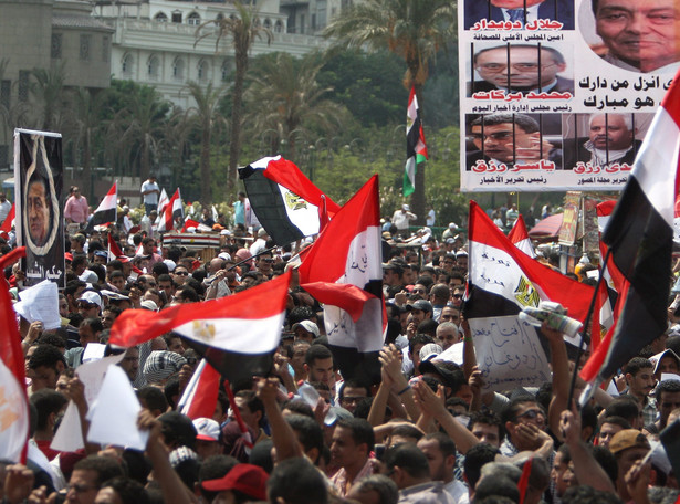 Tysiące ludzi znów protestują na placu Tahrir