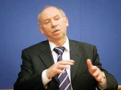 Bój w Brukseli o stanowisko dla Polaka