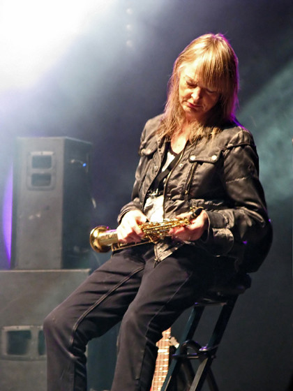 Saksofonistka Colosseum Barbara Thompson na Festiwalu Legend Rocka (fot. Miłosz Stelmach i Aleksandra Sułecka / Onet.pl)