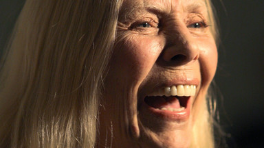 Joni Mitchell wraca do zdrowia