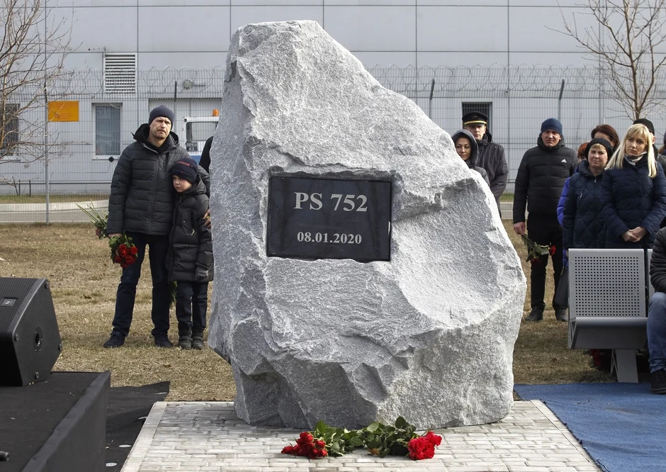 Spomenik žrtvama oborenog ukrajinskog aviona kod Kijeva