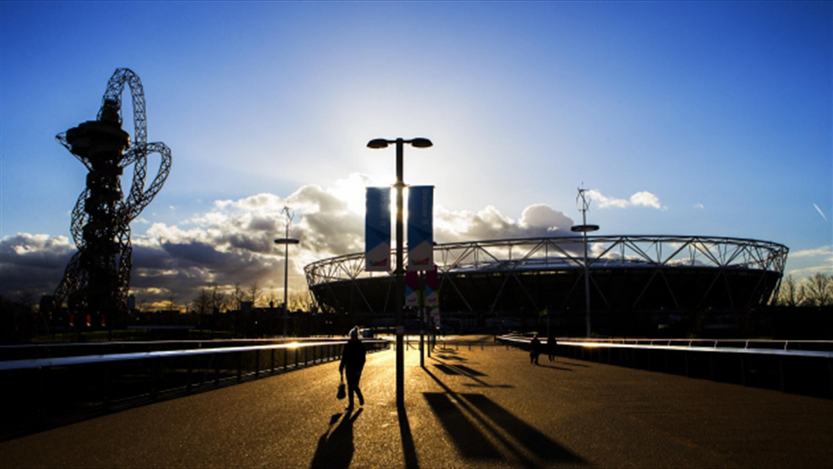 West Ham United w czwartek po raz pierwszy wystąpi w roli gospodarza na londyńskim Stadionie Olimpijskim, dla którego po 112 latach porzuciło Upton Park. Mogąca pomieścić 60 tysięcy widzów arena igrzysk olimpijskich z 2012 roku ma odpowiadać rosnącym aspiracjom Młotów.