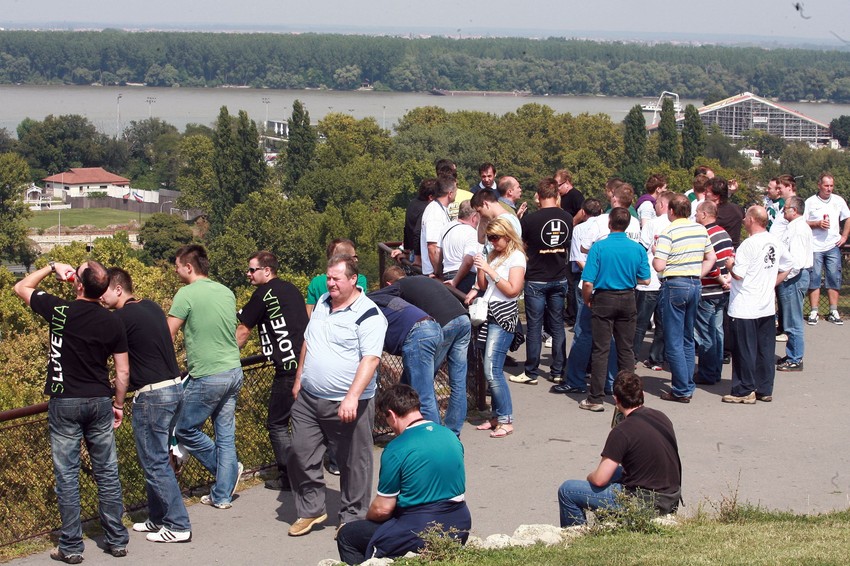 Nedavno gostovanje reprezentacije Slovenije dovelo je više od 3.000 Slovenaca, sutra se očekuje oko hiljadu Engleza