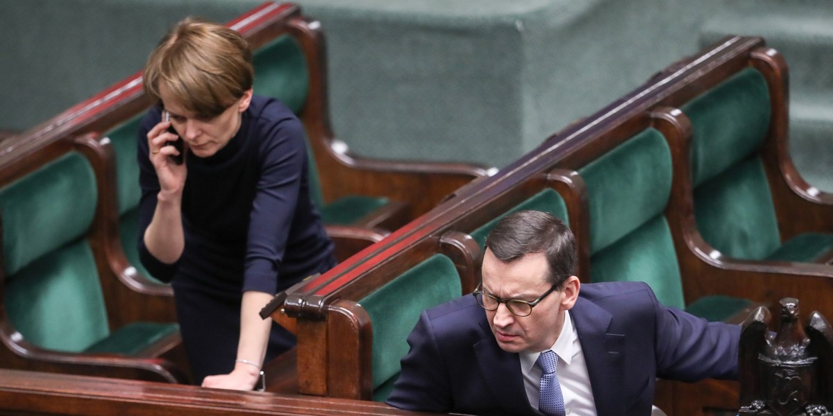 - Jestesmy w stanie zakończyć ten rok ze spadkiem wzrostu PKB ale po dodatniej stronie. Nie odważę się jednak dokładnie prognozować w tej sprawie - powiedziała w Onet Rano wicepremier i minister rozwoju Jadwiga Emilewicz.