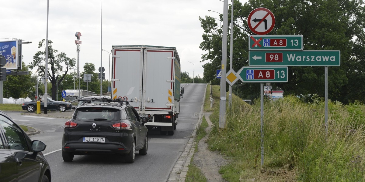 Na Kowalskiej pojawił się zakaz skrętu w lewo