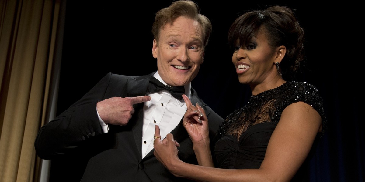 Komik segmentu "late show" Conan O'Brien z Michelle Obamą