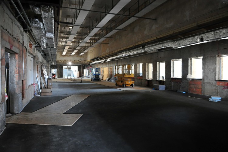 Prace przy drugim etapie mają rozpocząć się w trzecim kwartale 2016 rok. W następnej kolejności remontowana będzie kładka nad torami oraz zbudowane zostaną wiaty. Koszt tego etapu modernizacji szczecińskiego dworca to około 50 mln zł.<br><br>fot. (mb/cat) PAP/ Marcin Bielecki