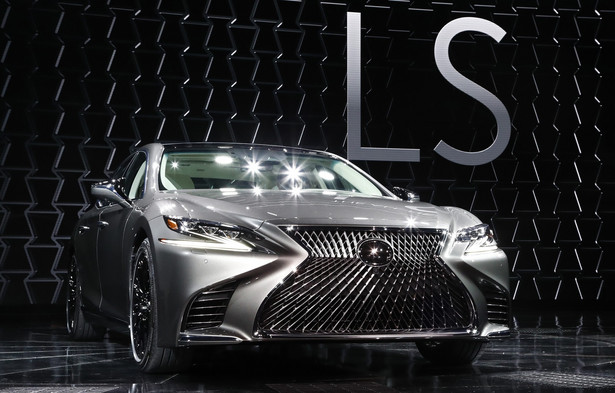 Lexus LS