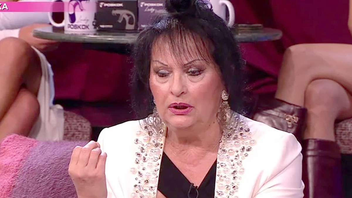 "PLAŠE ME SE JER MISLE DA SE BAVIM VLAŠKOM MAGIJOM" Pevačicu zbog ovoga godinama izbegavaju: "Postoji verovanje" Kép