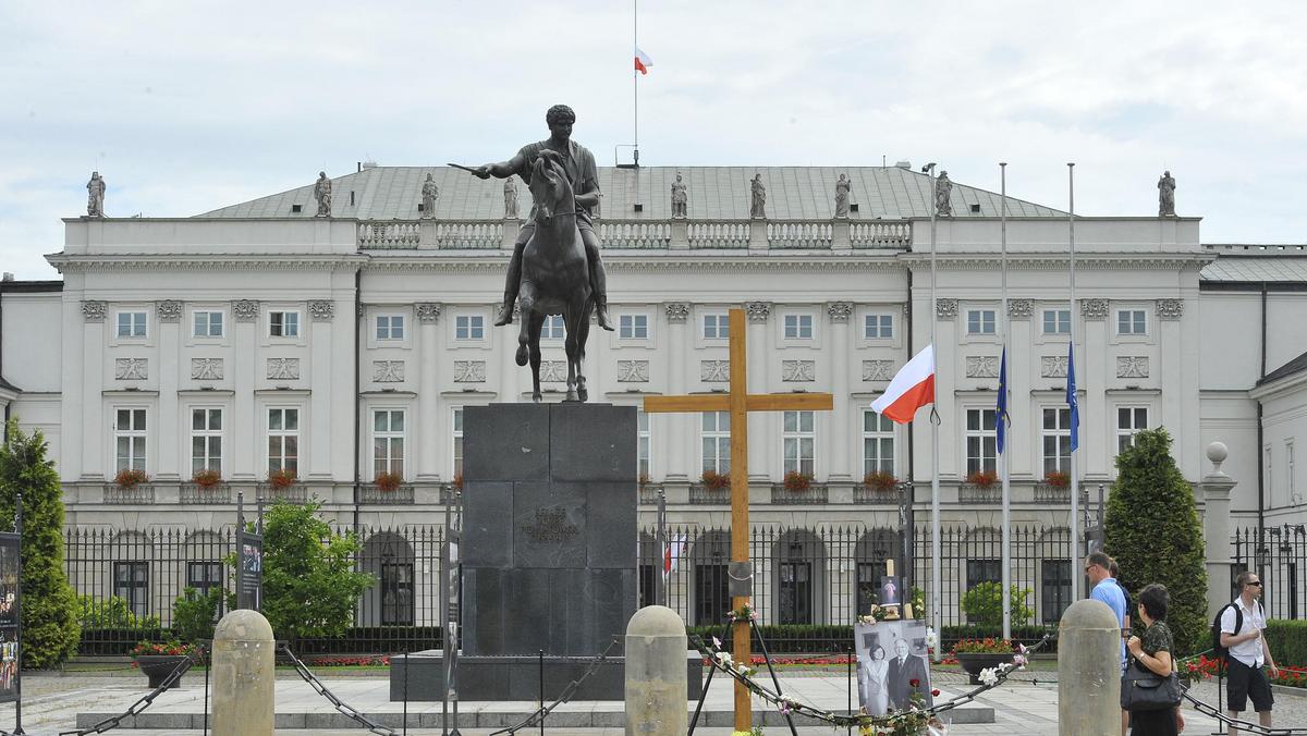 Pałac prezydencki krzyż smoleńsk Józef Poniatowski