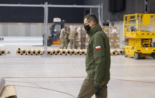 Morawiecki: Podpiszemy umowę na dostawę szczepionek na koronawirusa. Mamy do nich prawo