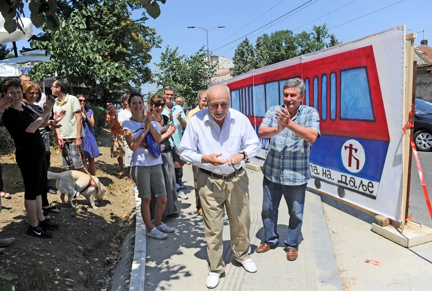 Đuro Damjanović, 94- godišnjak, najstariji stanovnik Vojvode Stepe, svečano je otvorio novu tramvajsku liniju