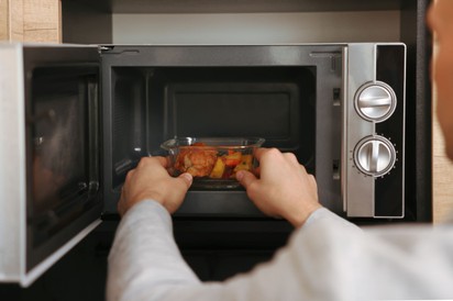 6 ital és étel, melyet soha ne melegítsen a mikróban