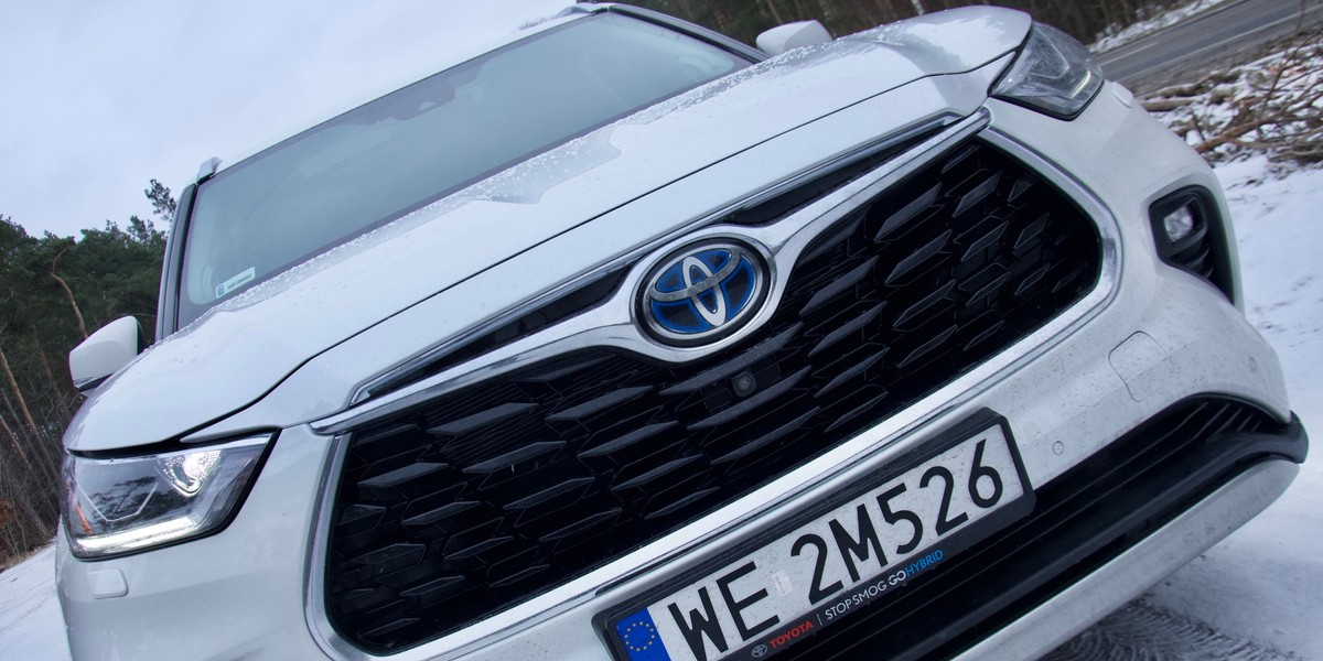 Toyota Highlander ma za sobą już 20 lat obecności na rynku. Do tej pory produkowana była jednak z myślą o USA, Kanadzie i Australii. Teraz debiutuje w Europie jako największy SUV tej marki. 