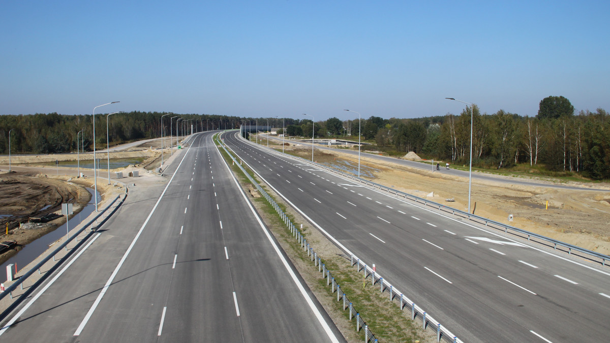Do września 2019 roku ma powstać koncepcja budowy obwodnicy Lipska (woj. mazowieckie). Następnie ogłoszony zostanie przetarg na wykonanie inwestycji w systemie "projektuj i buduj". Trasa powstanie w ciągu drogi krajowej nr 79. Zakończenie budowy planowane jest na rok 2025.