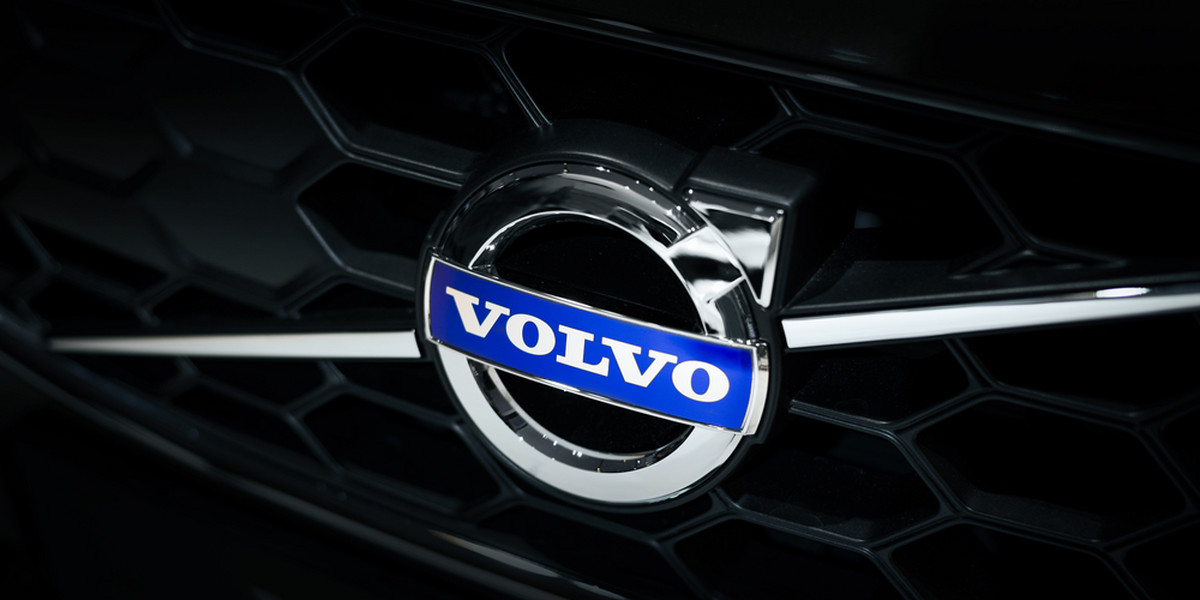 Volvo stopniowo wycofuje się z produkcji aut z silnikami spalinowymi. Do 2025 roku chce zająć połowę rynku samochodów elektrycznych